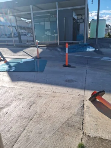 El fuerte viento complica la circulación en Dénia con incidencias en Les Marines y el casco urbano 7