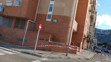 El viento supera los 90 km:h en Dénia y provoca incidencias en varias calles 6