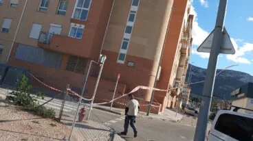 El viento supera los 90 km:h en Dénia y provoca incidencias en varias calles 7