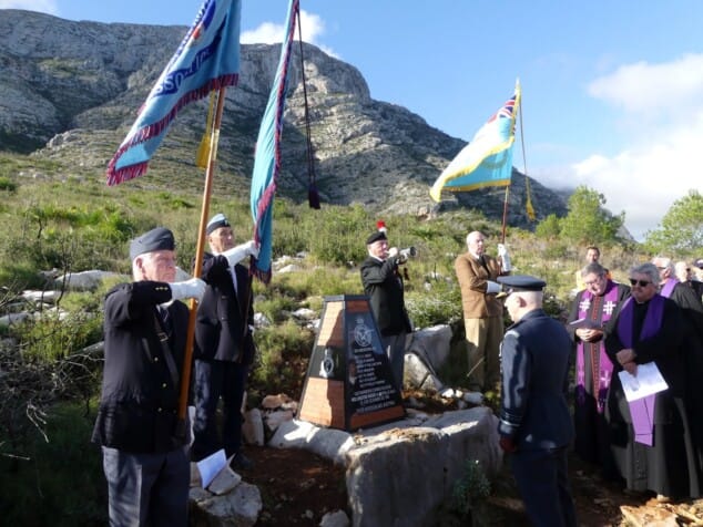 Abbildung: Foto der Würdigung, veröffentlicht von der Zeitung Costa News