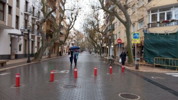 la calle campos normalmente concurrida en navidad con muy poca gente durante el aviso naranja