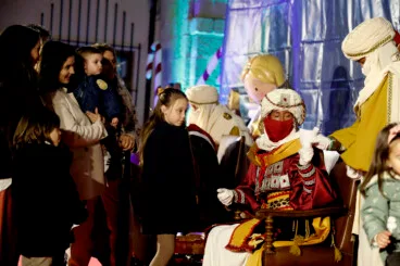 Niños y niñas de Dénia entregan sus cartas a los Carteros Reales de los Reyes Magos de Oriente (29)