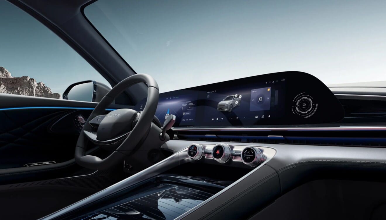 Pantalla táctil del OMODA 9 SHS con conectividad Apple CarPlay y Android Auto