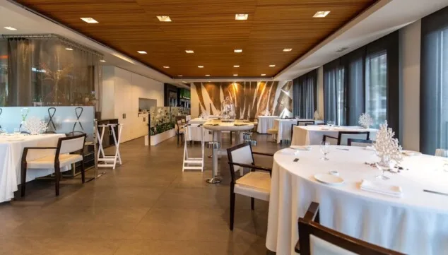 Entre el mar y el castillo: una experiencia gastronómica inolvidable 8 peix brases ubicado entre el mar y el castillo de denia