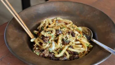 Platos creativos de cocina japonesa en MESA La Marina