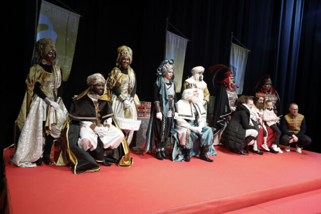 recepcion de los reyes magos en el centro social de denia 15