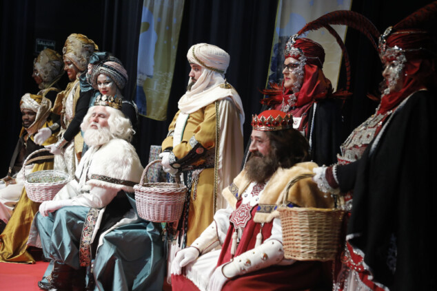 recepcion de los reyes magos en el centro social de denia 19