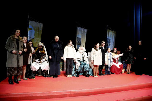 recepcion de los reyes magos en el centro social de denia 2