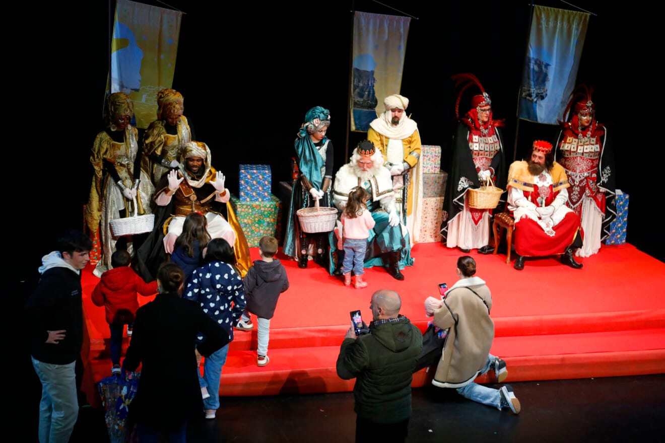 Recepción de los Reyes Magos en el Centro Social de Dénia (31)