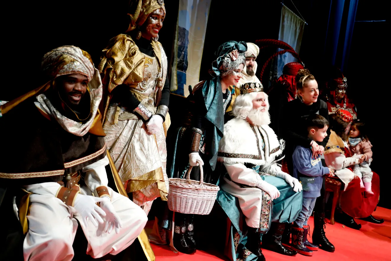 Recepción de los Reyes Magos en el Centro Social de Dénia (35)