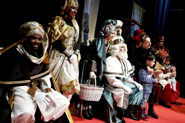 recepcion de los reyes magos en el centro social de denia 35