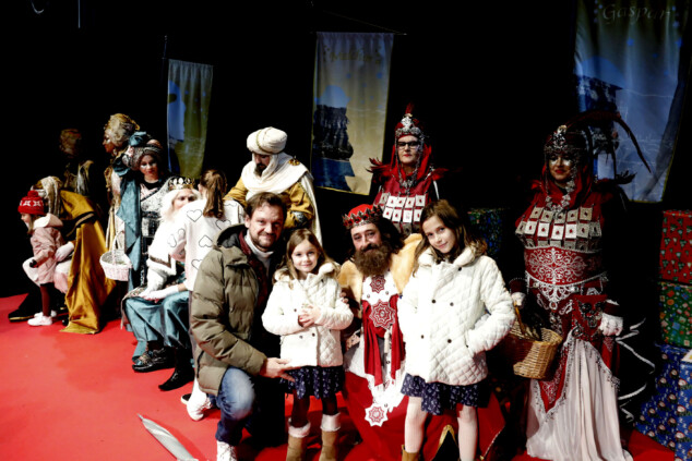 recepcion de los reyes magos en el centro social de denia 40