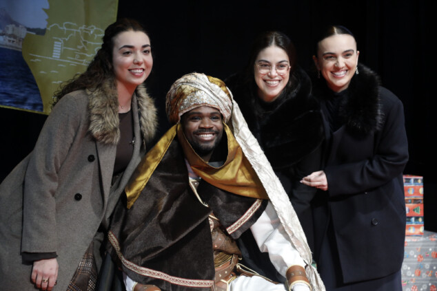 recepcion de los reyes magos en el centro social de denia 5