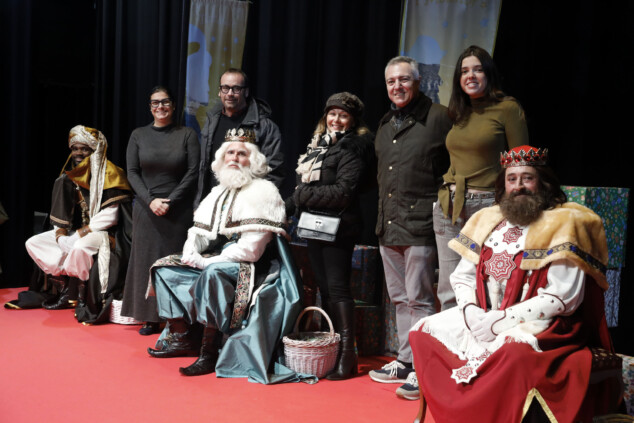 recepcion de los reyes magos en el centro social de denia 8