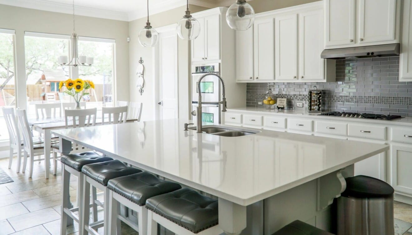 Cocina moderna con distribución eficiente