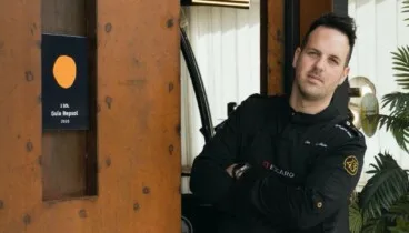 el xef carlos g bru al seu restaurant dexcaro