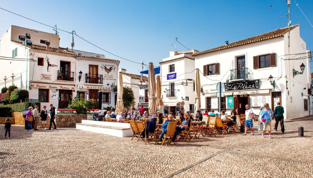 El encanto del Casco Antiguo de Altea entre arte, patrimonio y vida local