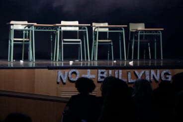 Más de 800 alumnos de Dénia se plantan contra el acoso escolar a través del musical «No + Bullying» 8 escenario de no bullying