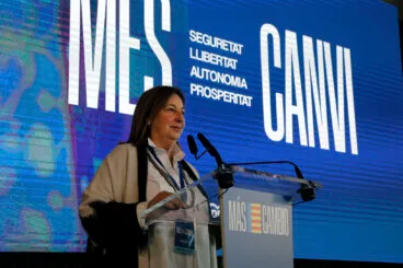 «Hola alcalde, recordis que portes 10 anys governant Dénia?» 5 pepa font durant la seua intervencio de la interparlamentaria del partit popular a denia