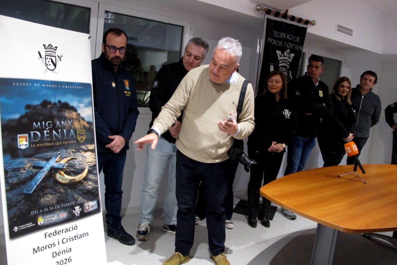 Presentación del programa y el cartel del Mig Any de Moros y Cristianos 2026 de Dénia