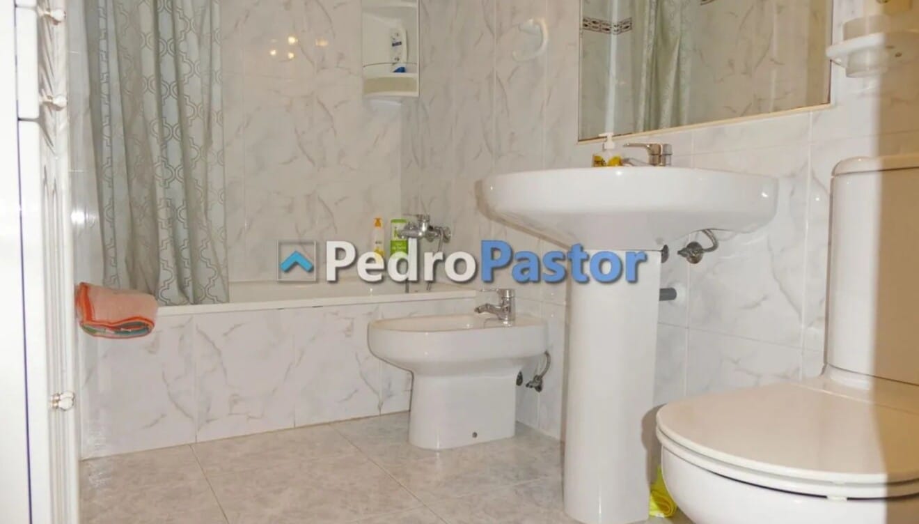 Apartamento en urbanización cuidada junto a la playa en Denia