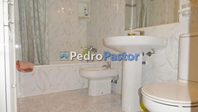 apartamento en urbanizacion cuidada junto a la playa en denia