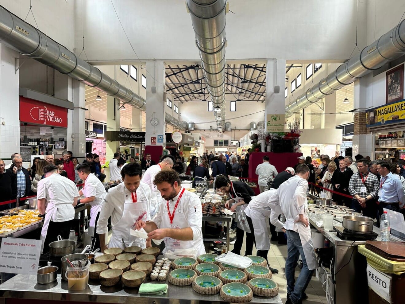 cocinado en directo de las propuestas del xiv concurso de la gamba roja