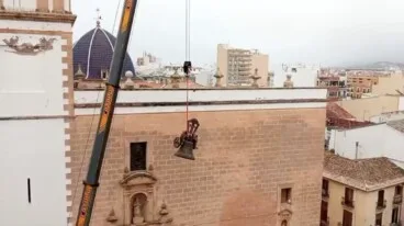 Així ha estat l'històric descens de les cinc campanes de l'Asunción de Dénia 18 descens de la campana de denia