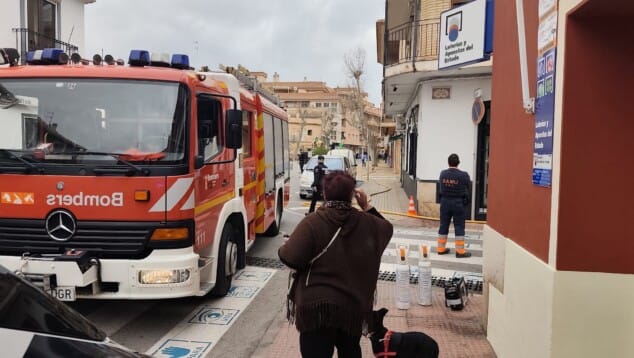 Bild: Notfalleinsatz und ein Rettungswagen am Brandort