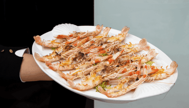 el tesoro del mediterraneo capturado en su punto exacto de frescura para los comensales de las rotas