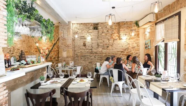 La Cova Tallà: cocina fusión con producto fresco para disfrutar esta primavera 8 espacio elegante donde disfrutar de la cocina de la cova talla
