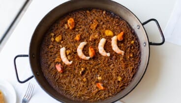 Fideuà tradicional del restaurante Mar en Calma en Hotel Los Ángeles Dénia