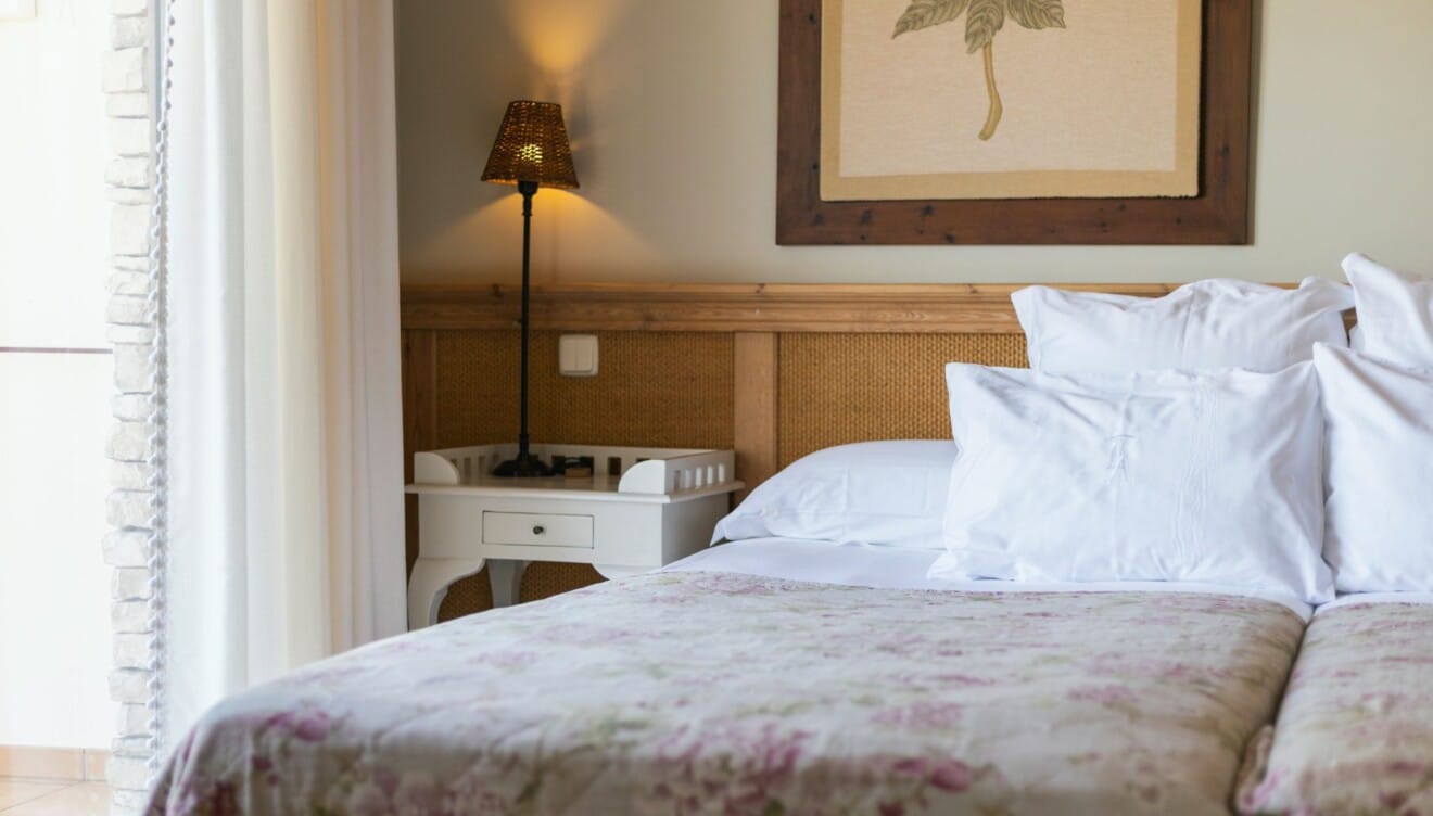 Habitación doble luminosa en Hotel Los Ángeles Dénia