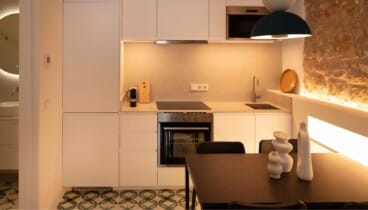 Loft Montgó moderno con diseño abierto y funcional