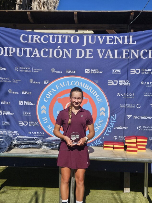 Imagen: Maria Olinyk, finalista sub-14 Young Tenis Tour C.T.Gandia