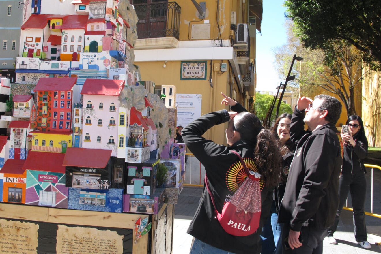 Plantà de las Fallas de Dénia 2026 durante el domingo 10