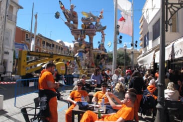 Plantà de las Fallas de Dénia 2026 durante el domingo 27