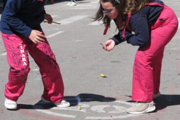 Plantà de las Fallas de Dénia 2026 durante el domingo 33