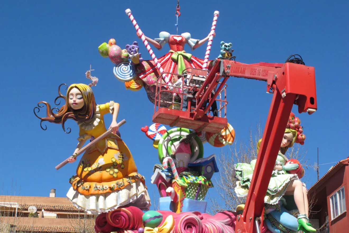 Plantà de las Fallas de Dénia 2026 durante el domingo 6