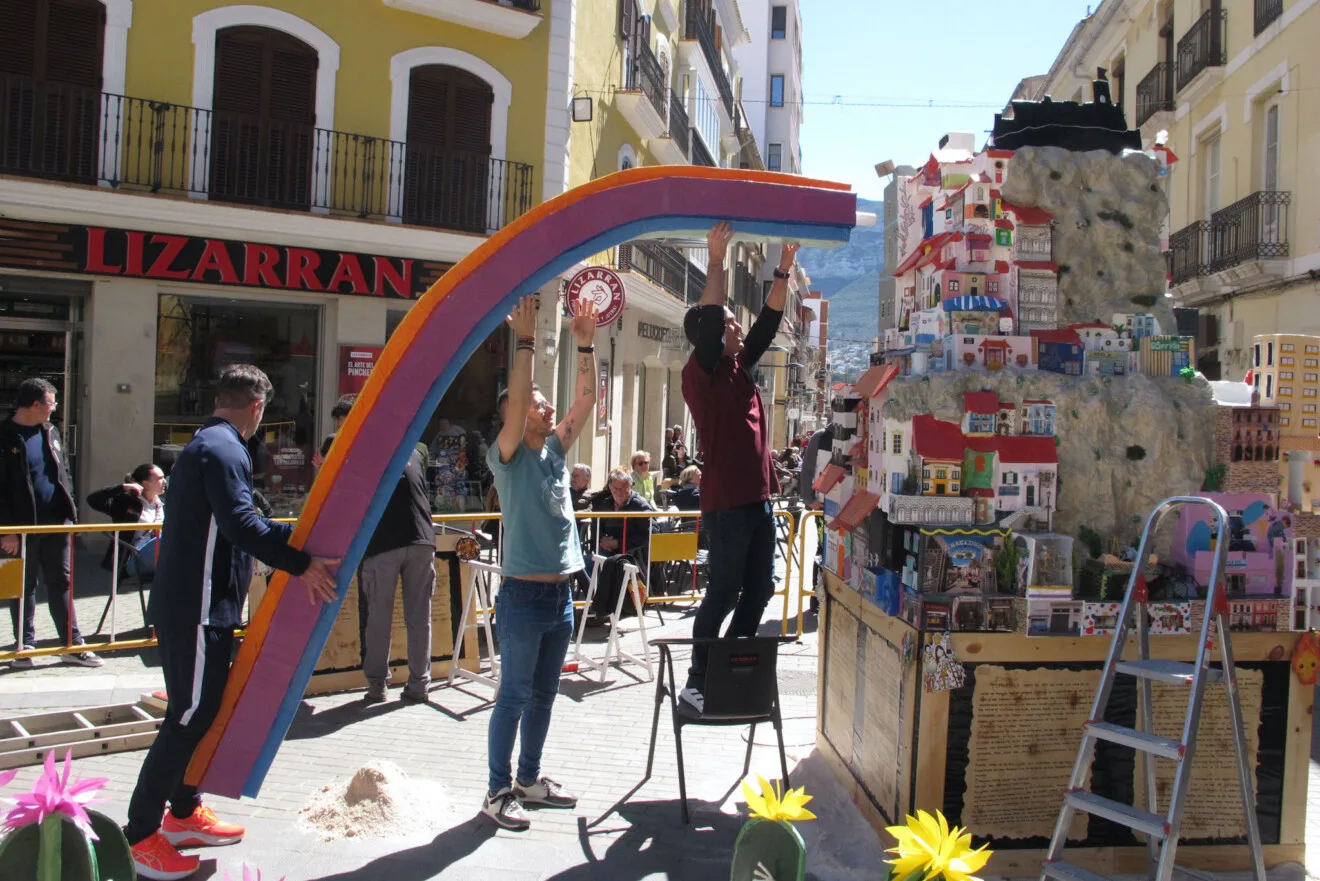 Plantà de las Fallas de Dénia 2026 durante el domingo 7