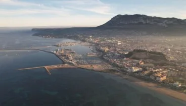 por que denia es el destino mas buscado por las familias cada verano