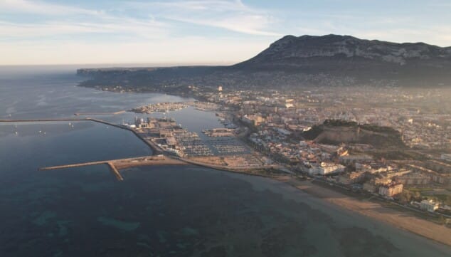 por que denia es el destino mas buscado por las familias cada verano