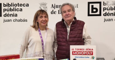 La Biblioteca Juan Chabás de Dénia estrena nueva sección de juegos y organiza un torneo 2 presentacion torneo de monopoly