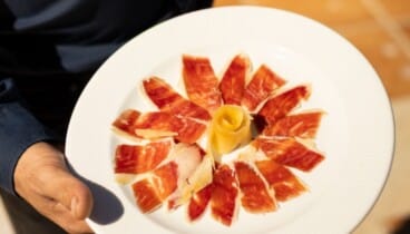 Restaurante con ambiente y vistas en el puerto de Dénia