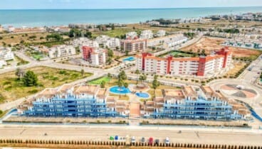 Urbanización Aguablanca con piscina y zonas ajardinadas en El Verger