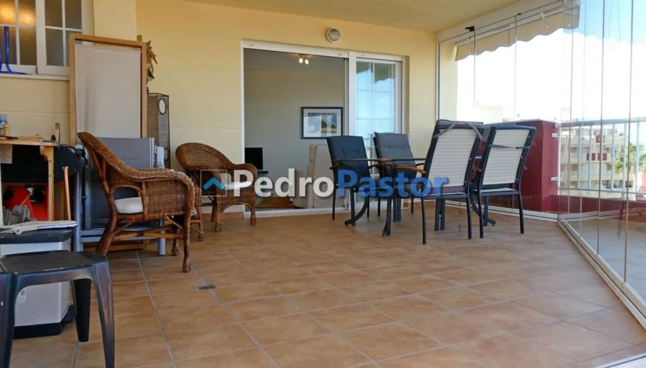 Vivienda de 3 habitaciones con salón amplio en Dénia