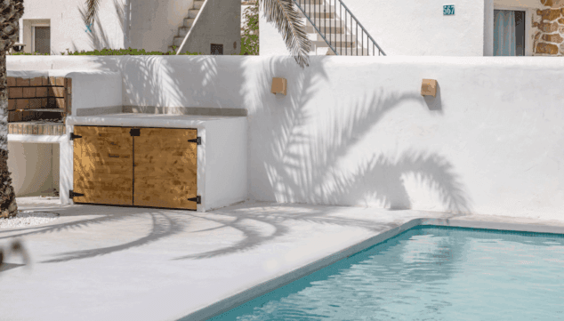 zona de barbacoa i piscina de vila la volta de vil·les ferrer