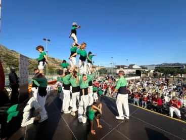 actuacion de la muixeranga de la marina alta en la trobada de rafol