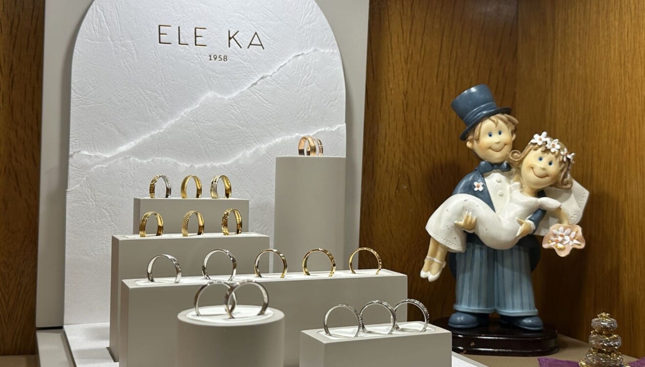 Alianzas Ele Ka con grabados y dibujos que rompen con el minimalismo tradicional