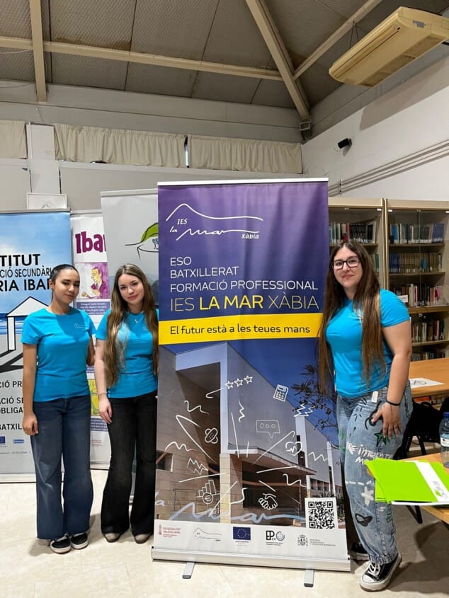 alumnos del ies la mar en el concurso 3